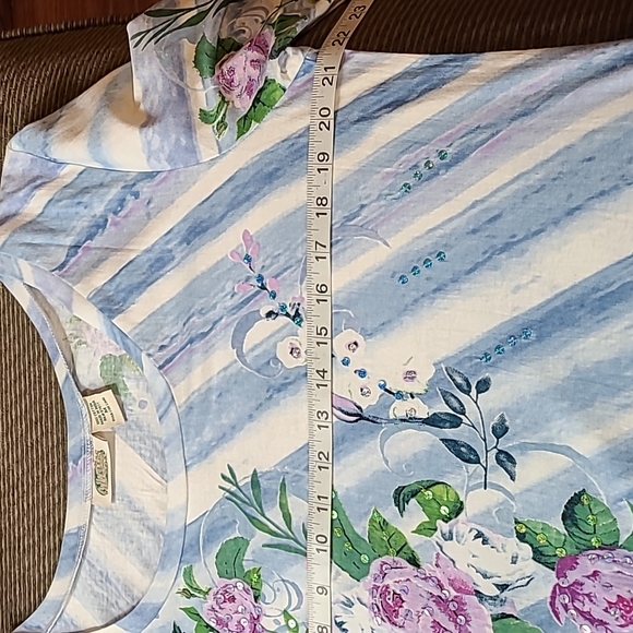 Collections Etc Assymetrical Hem Floral Blouse - Picture 9 of 12